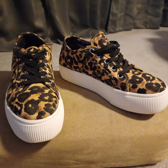 Steve Madden Leppard platform shoes, like new, size 9.5(run small) - Picture 1 of 4